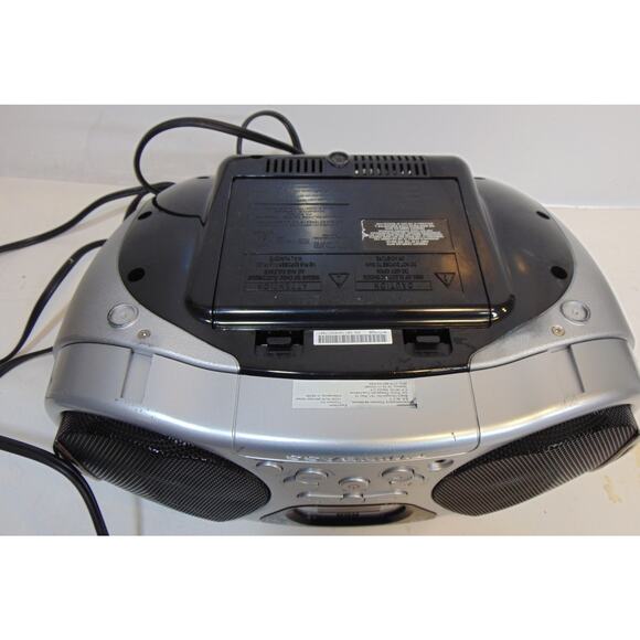 RCA Twin Bass RCD1598 Portable Boombox FM/AM/CD/MP3 Stereo Radio TESTED AUX IN - Picture 12 of 12